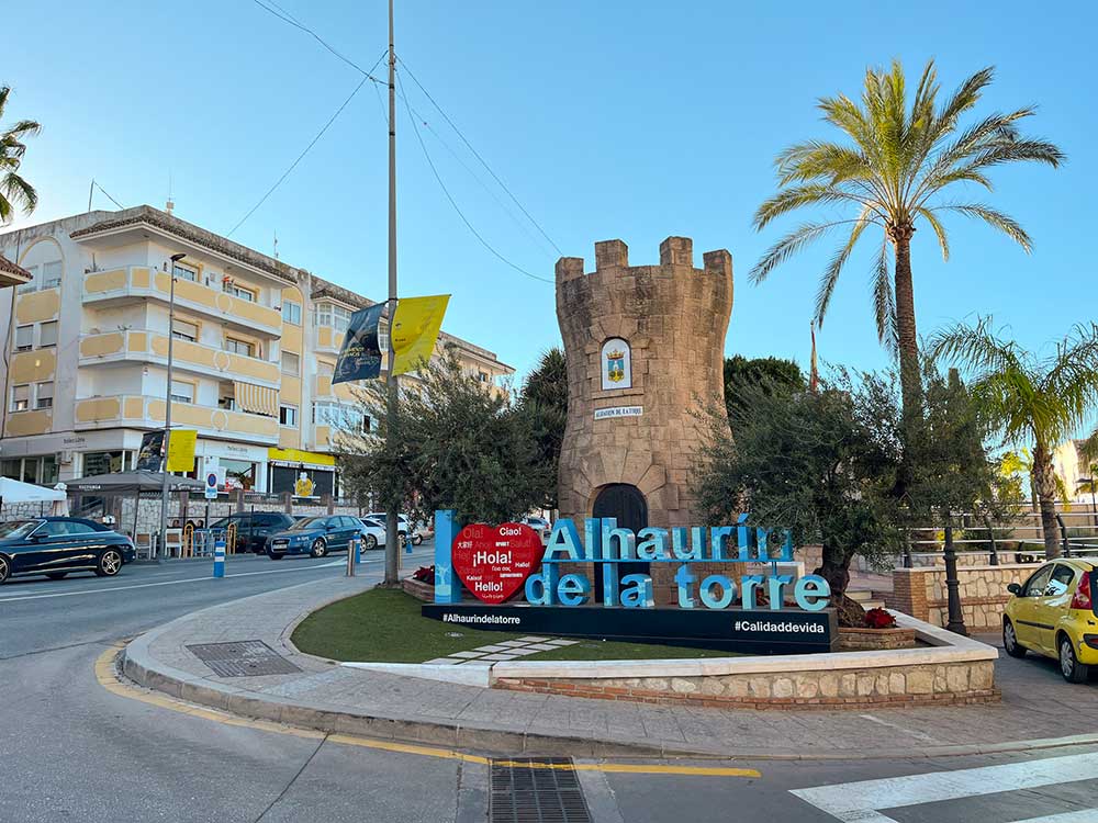 Basura acumulada en la zona de los Contenedores de Basura Soterrados de la Av el Limón