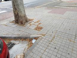 Renovación de acerado en la avenida principal