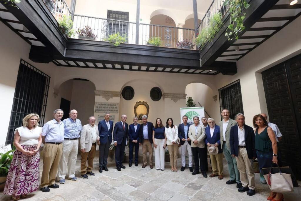 Málaga publica un libro sobre cuatro siglos de presencia consular en la ciudad