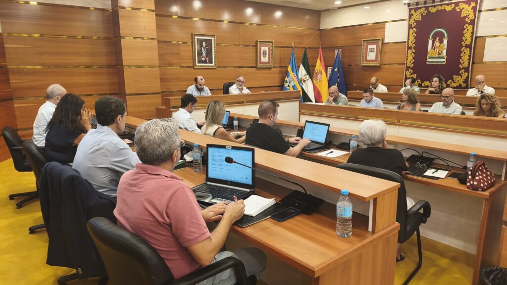 El Pleno aprueba una moción en defensa de la soberanía española de Ceuta y Melilla