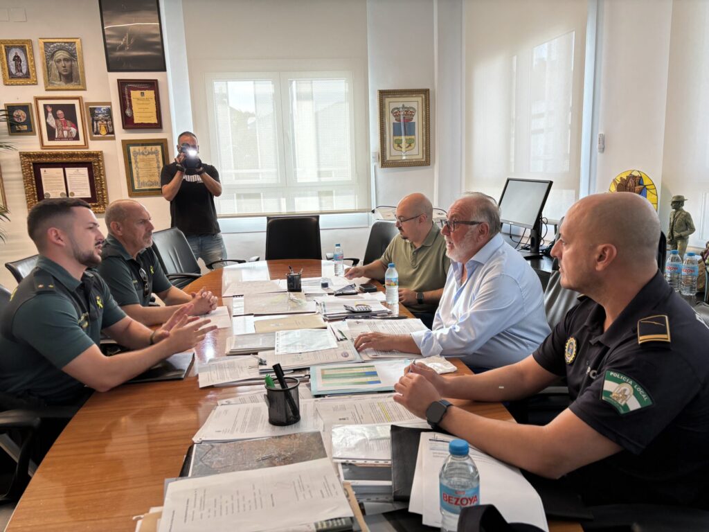 El alcalde de Alhaurín de la Torre se reúne con la Guardia Civil